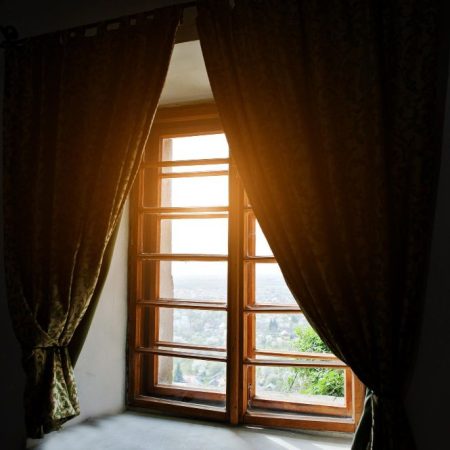 How to wash and clean your curtains